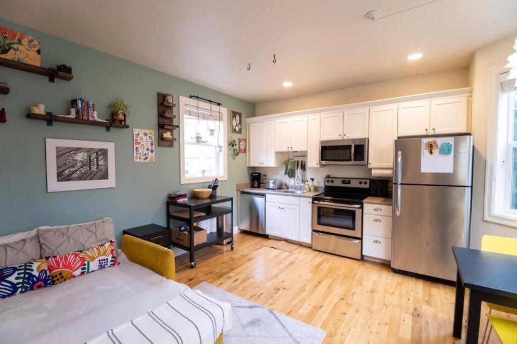 Adorable Cozy House With Parking And Loft! Villa Seattle Luaran gambar