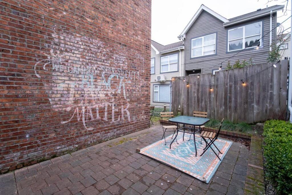 Adorable Cozy House With Parking And Loft! Villa Seattle Luaran gambar