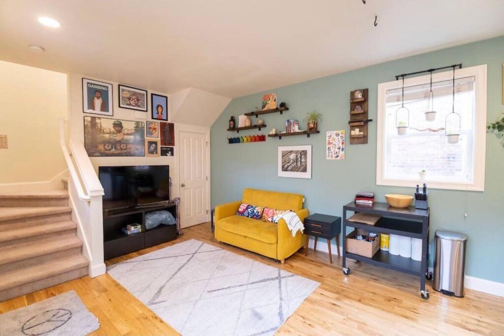 Adorable Cozy House With Parking And Loft! Villa Seattle Luaran gambar